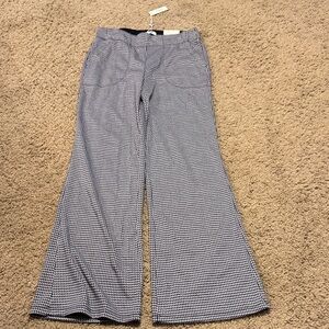 Max Studio women’s size Medium Black and White Houndstooth boot cut Pants